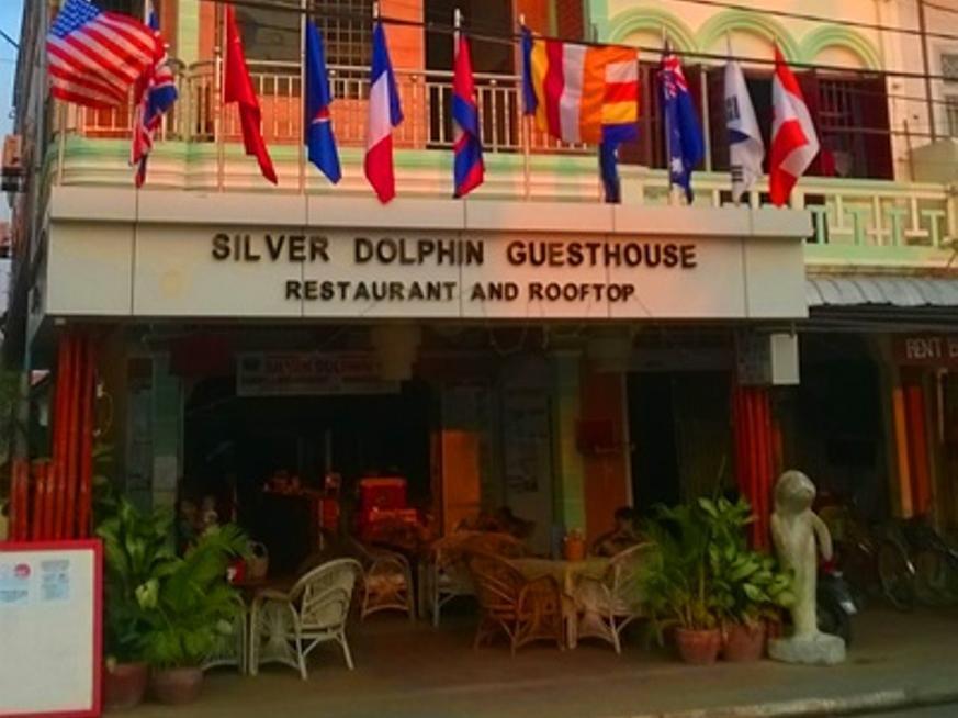 Silver Dolphin Guesthouse & Restaurant Кратьэх Экстерьер фото